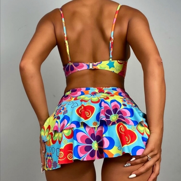 Flower Power Mod 3💦 Piece Swimsuit⭐💛🧡 - Picture 3 of 9